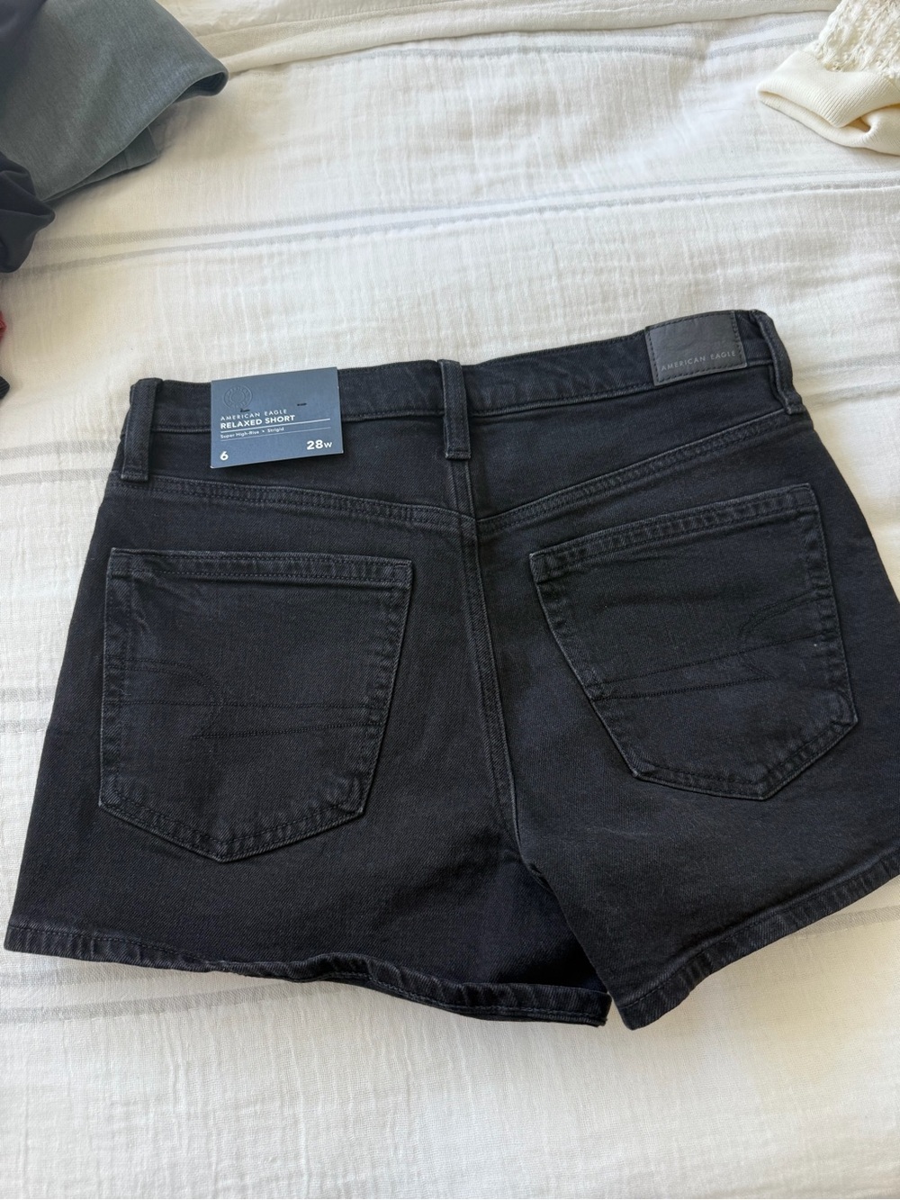 American Eagle Outfitters Black Relaxed Denim Shorts new with tags